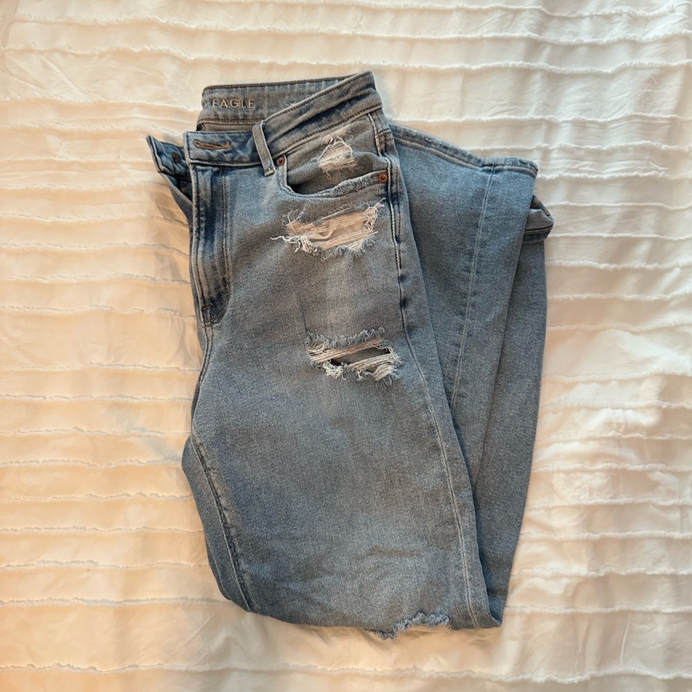 american eagle mom jeans
